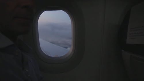 飞机上的男人 · 免费素材视频