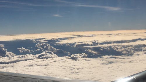 从飞机上看云 · 免费素材视频