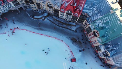 人们在滑雪胜地 · 免费素材视频