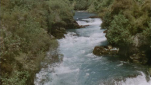 急流河 · 免费素材视频