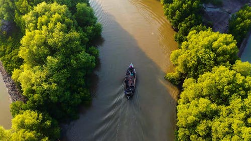 汽船横渡河 · 免费素材视频