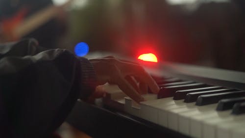 有关乐队, 工作室, 弹钢琴的免费素材视频