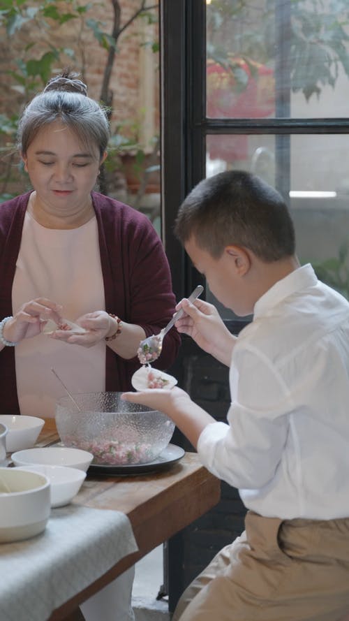 有关亚洲食品, 享受, 儿子的免费素材视频