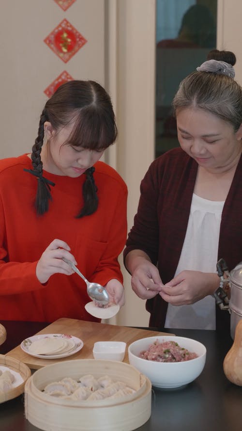 有关亚洲食品, 在家, 垂直视频的免费素材视频