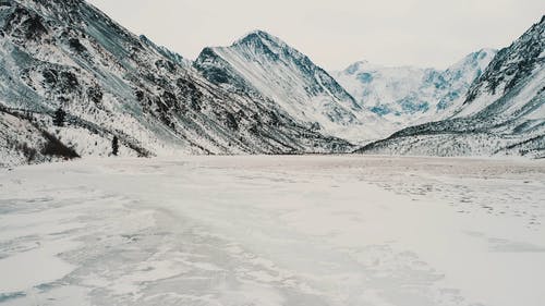 有关大雪覆盖, 山, 户外的免费素材视频