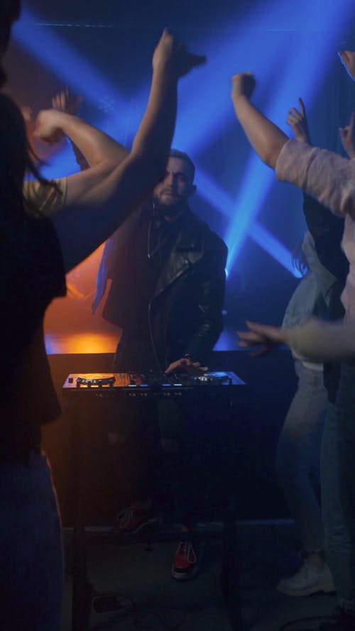 有关DJ, 举起手臂, 人的免费素材视频