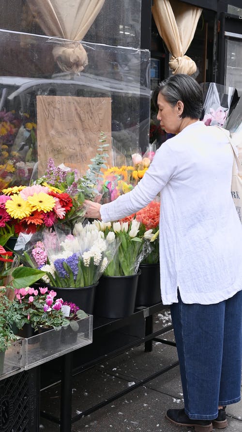 有关垂直视频, 女人, 拍卖的免费素材视频