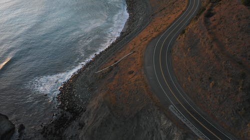 有关弯曲的道路, 招手, 日光的免费素材视频