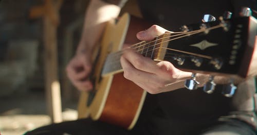 有关原声吉他, 手, 播放的免费素材视频