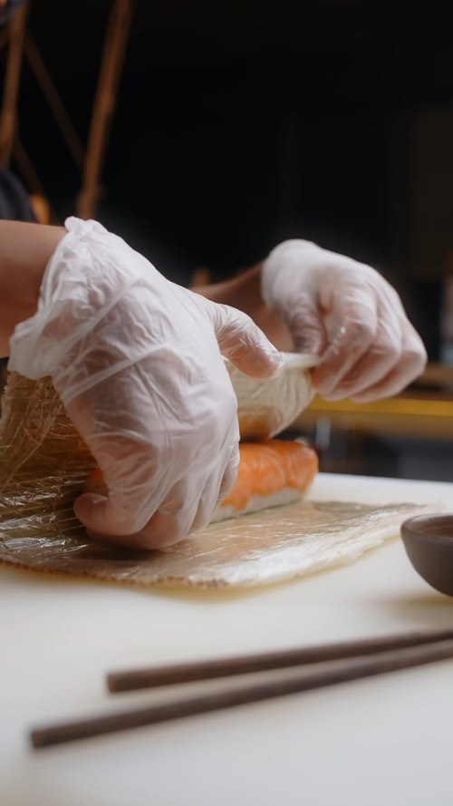 有关垂直视频,寿司卷,日本料理的免费素材视频