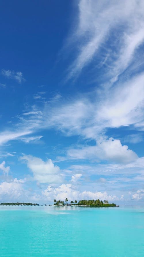 有关垂直视频, 夏天, 多云的天空的免费素材视频