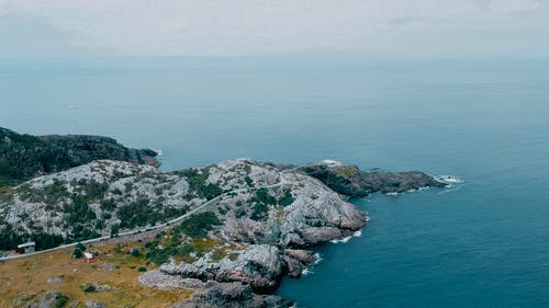 有关地平线过水, 多岩石的海岸, 天的免费素材视频