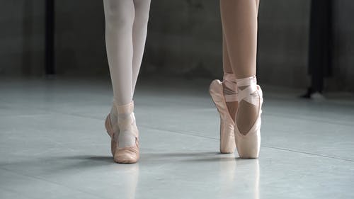 两人练习芭蕾 · 免费素材视频