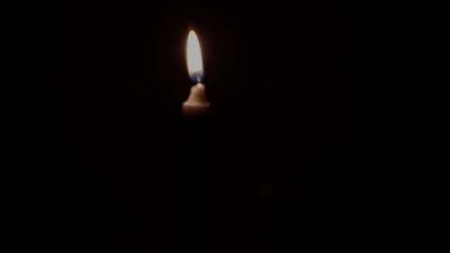 有关火焰, 烛光, 燃烧的蜡烛的免费素材视频