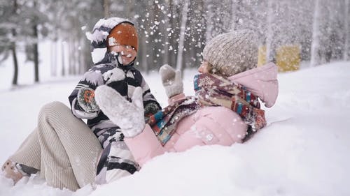 有关下雪, 儿童, 冬季的免费素材视频