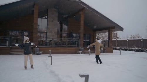有关@户外, 一对, 下雪的免费素材视频