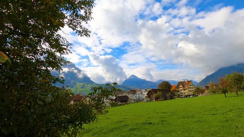 有关天性, 居住区, 山背景的免费素材视频