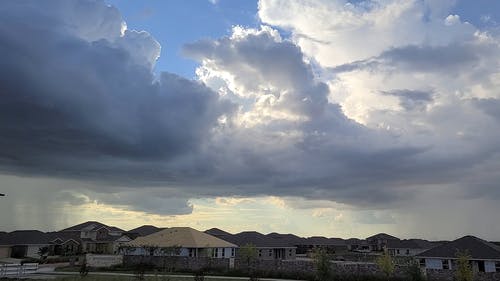 有关@户外, 下雨, 住宅的免费素材视频