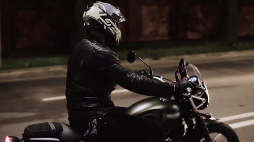 有关摩托车, 皮夹克, 路的免费素材视频
