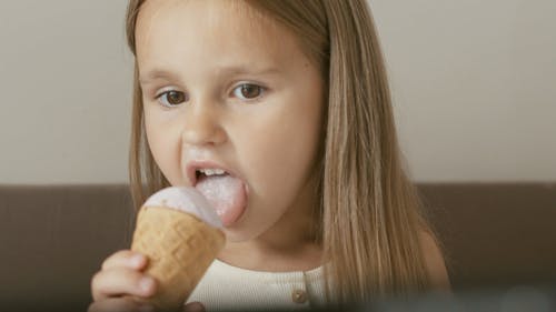 有关＃室内, 儿童, 冰淇淋的免费素材视频
