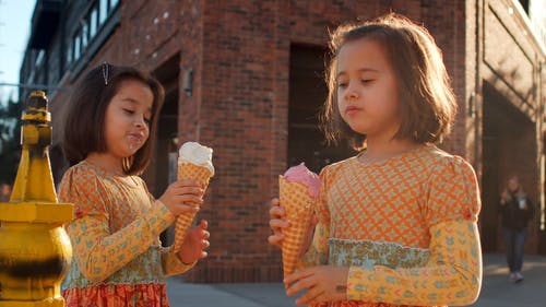 有关一起, 冰淇淋, 可爱的免费素材视频