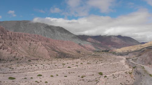 有关山, 巷道, 平移拍摄的免费素材视频