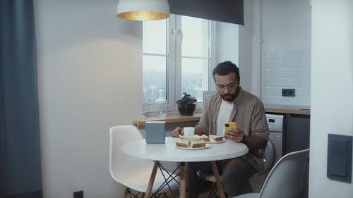 有关人, 咖啡, 坐的免费素材视频