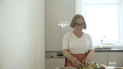 有关切碎的, 女人, 女士的免费素材视频