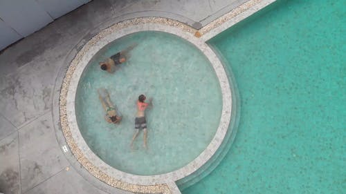 有关休闲, 圆池, 在游泳池里的免费素材视频